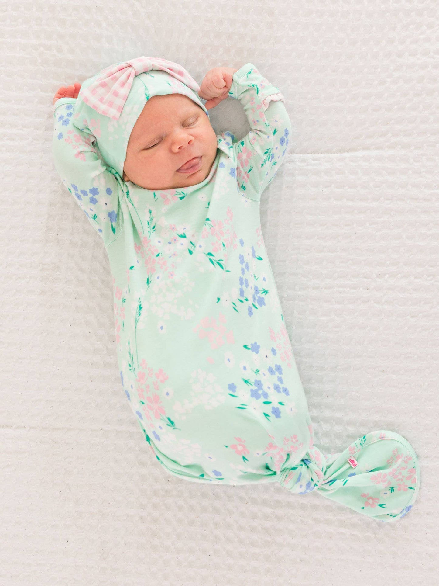 Baby Girls Mint Meadow Bamboo Viscose Ruffle Knotted Sleep Gown & Hat Set
: Green