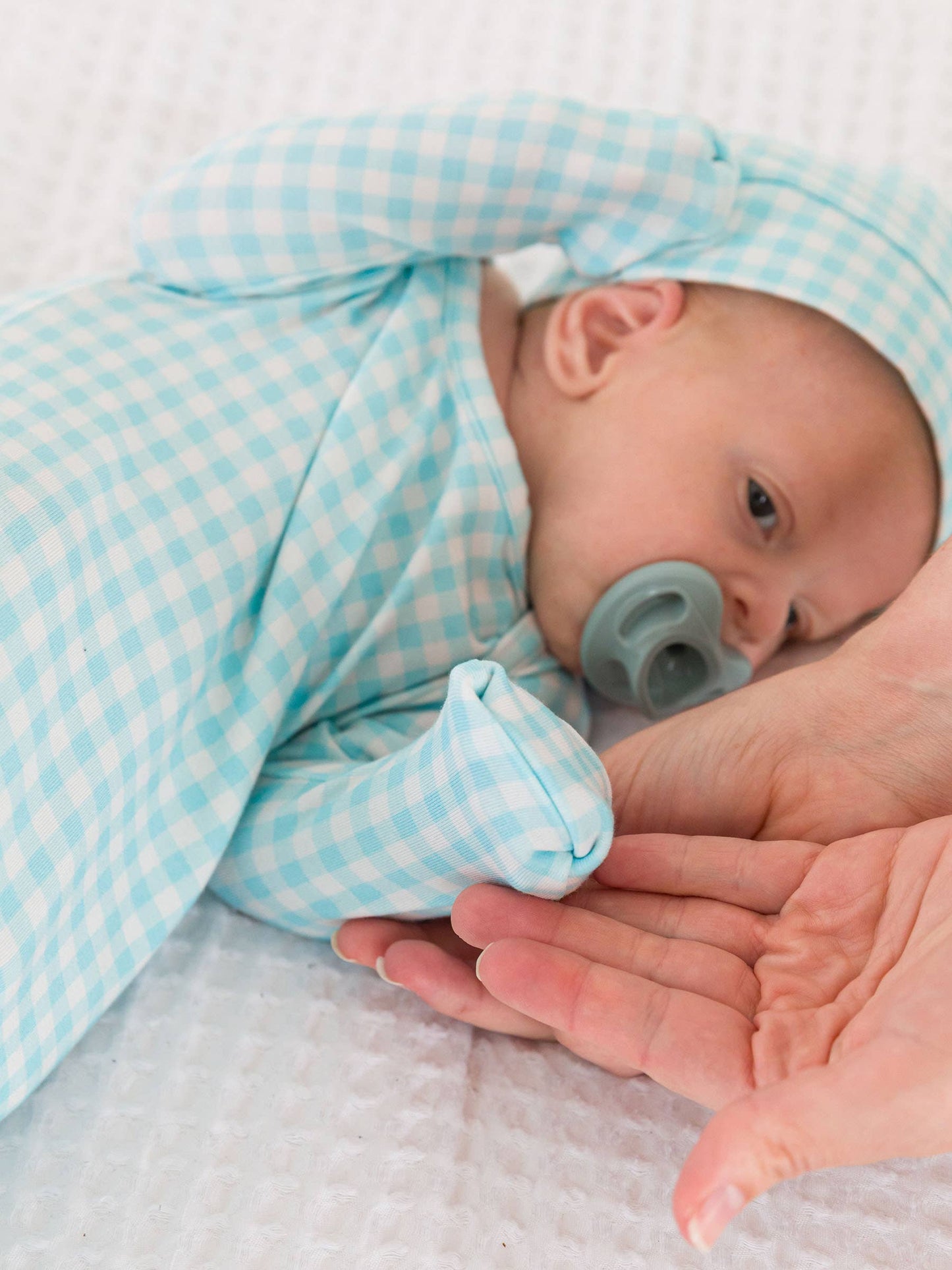 Baby Blue Breeze Gingham Modal Blend Knotted Sleep Gown & Hat Set
: Blue