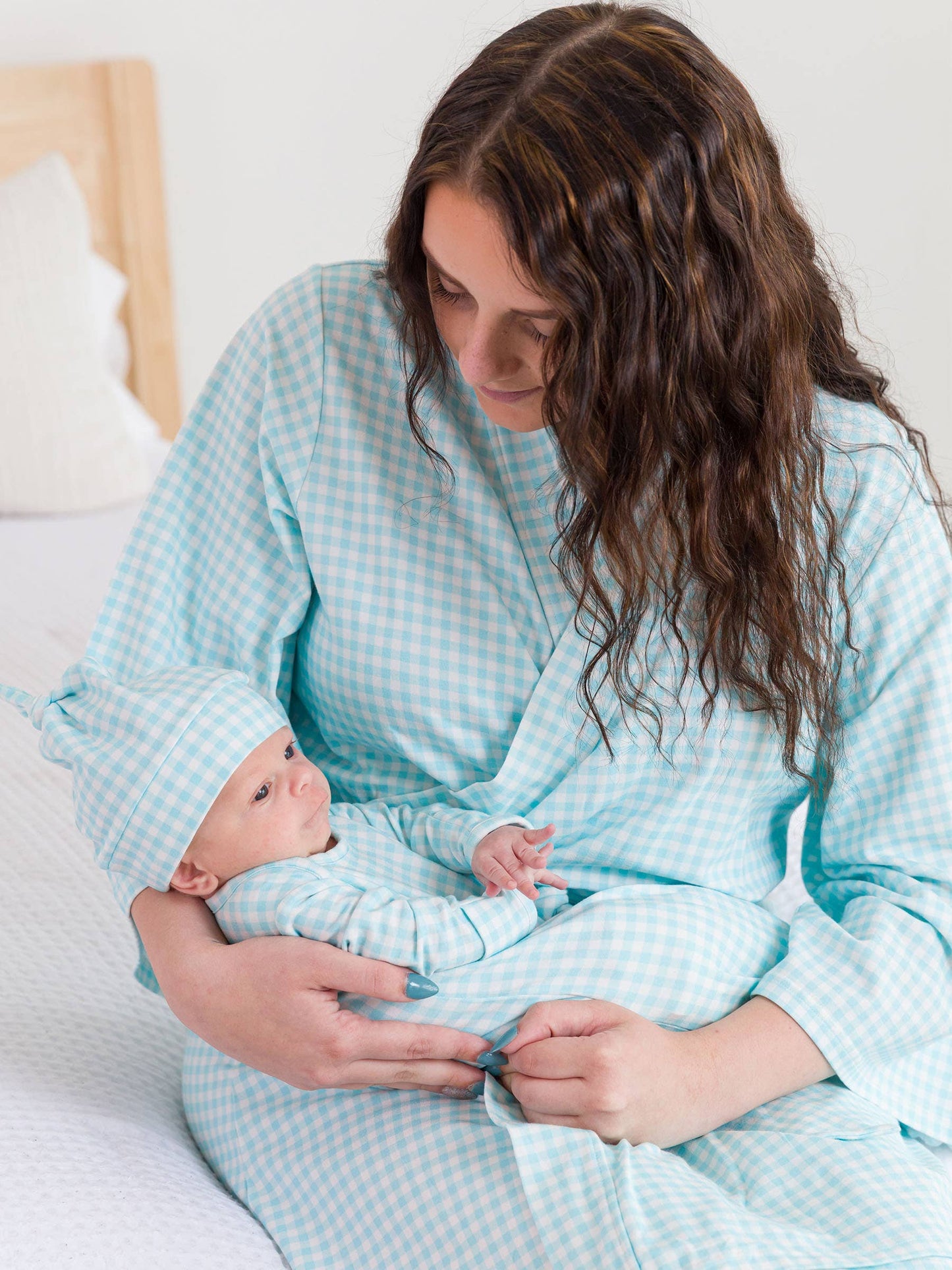 Baby Blue Breeze Gingham Modal Blend Knotted Sleep Gown & Hat Set
: Blue