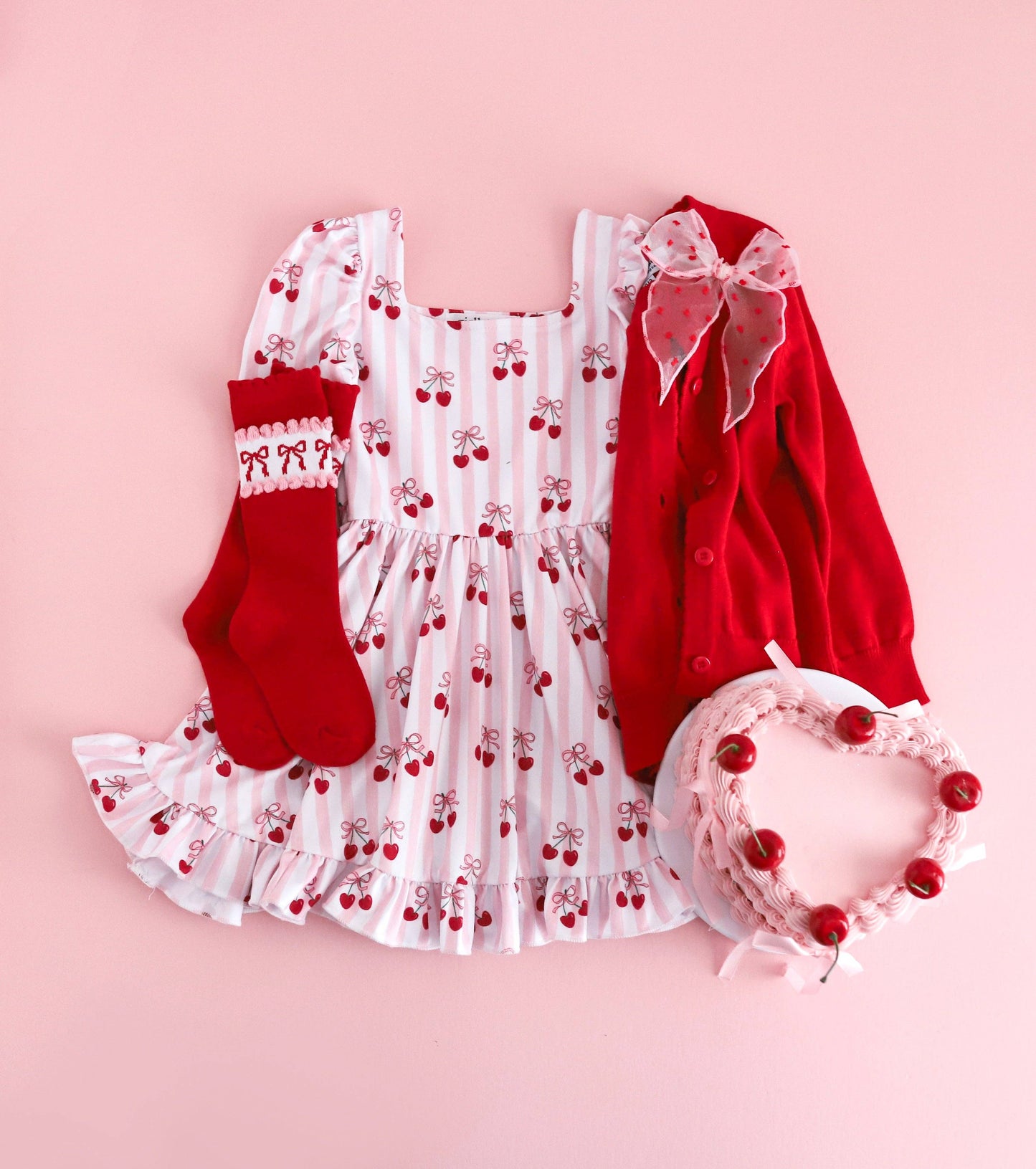 Valentine's Bow Scalloped Knee High Socks