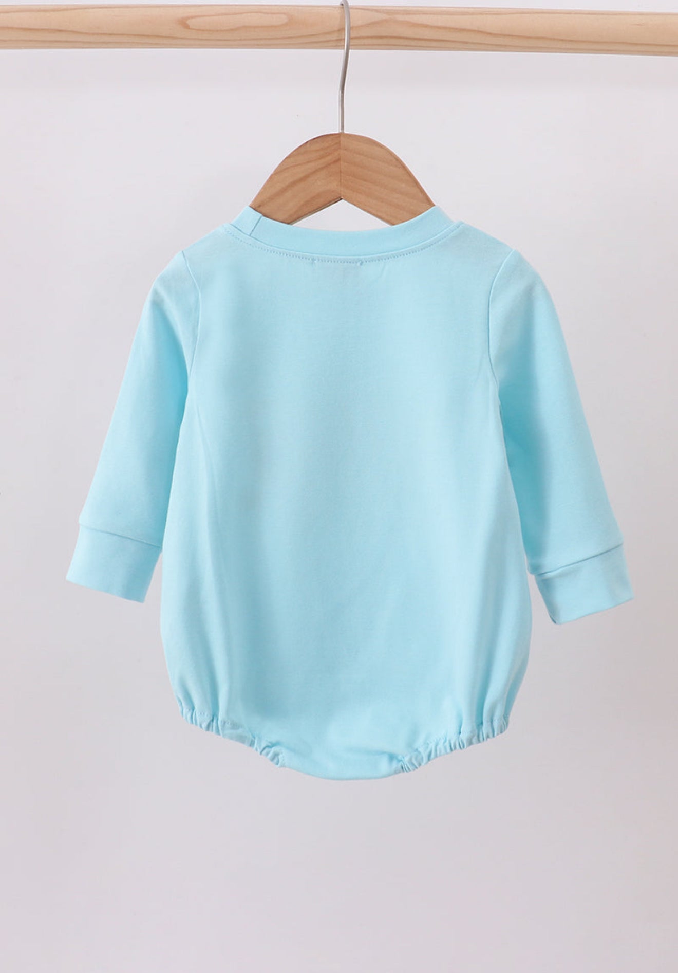 Blue deer embroidery bubble