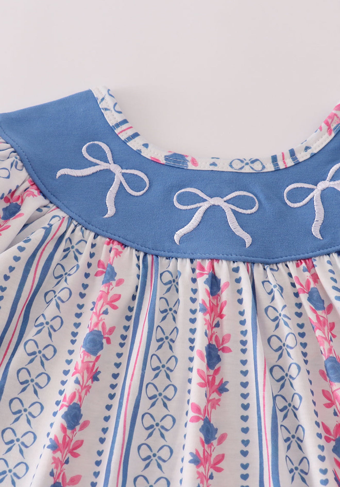 Blue bow embroidery dress
