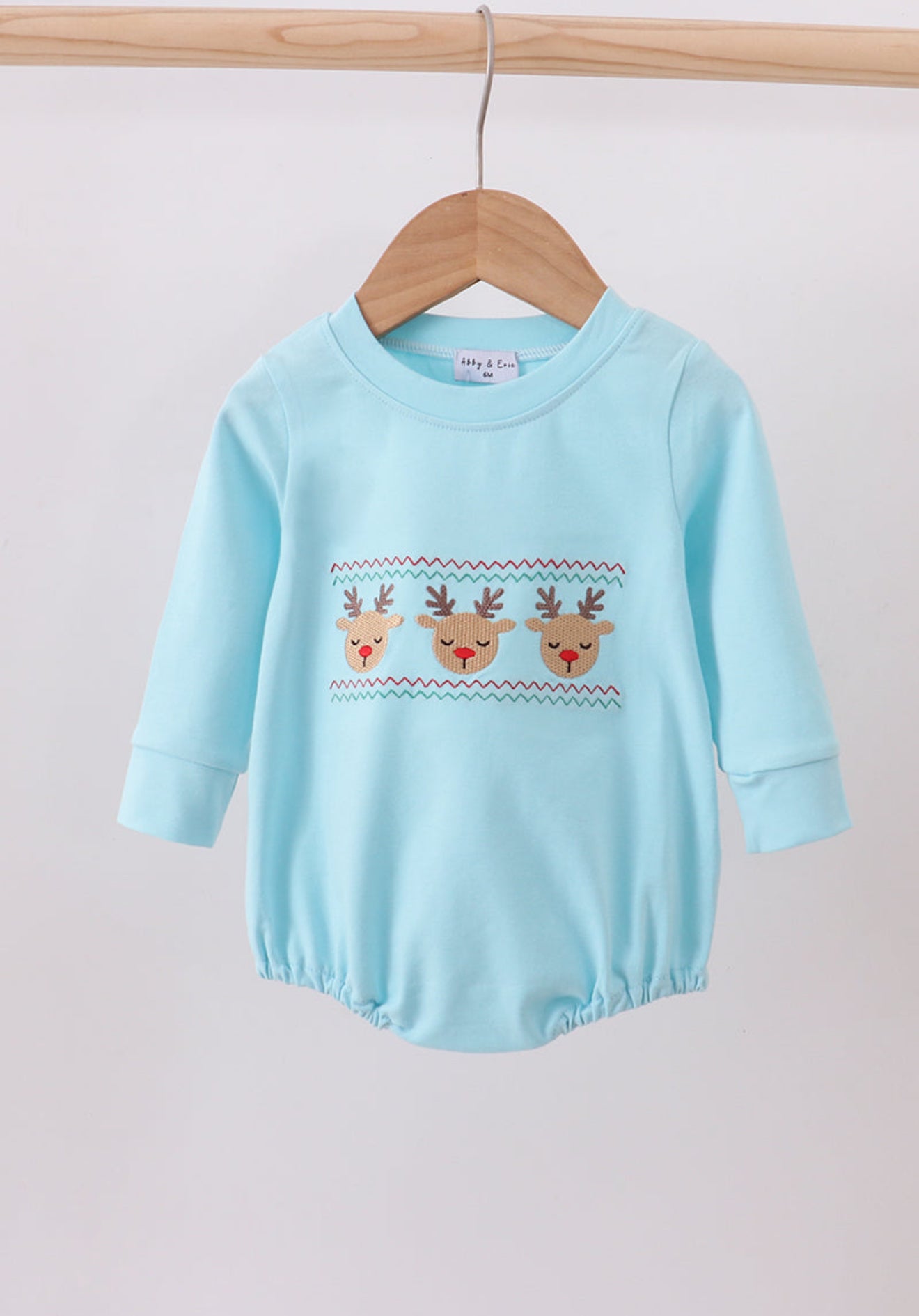 Blue deer embroidery bubble