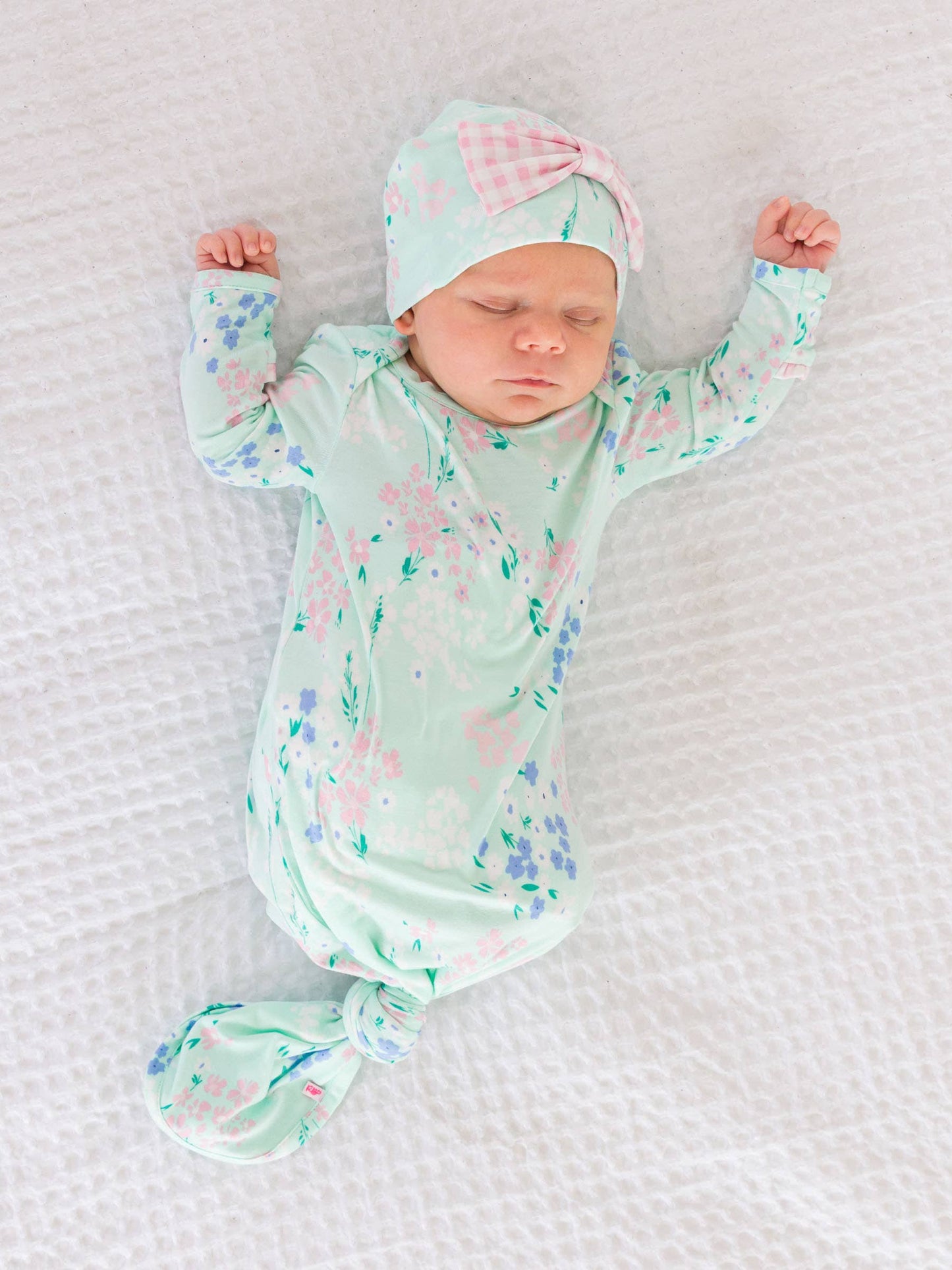 Baby Girls Mint Meadow Bamboo Viscose Ruffle Knotted Sleep Gown & Hat Set
: Green